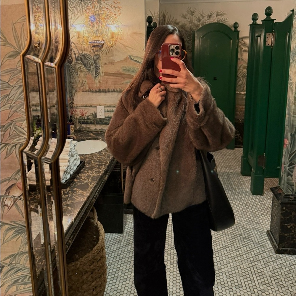 SOLD OUT - Frankie Shop SENJA FUR JACKET - Picture 2 of 3